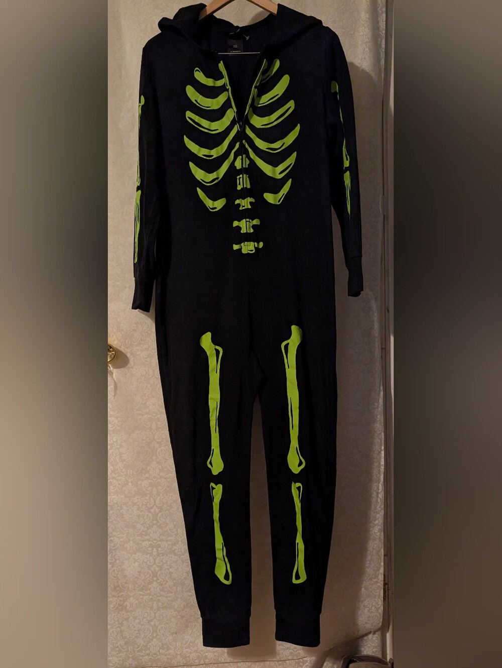Hide and EEK Skeleton Costume Sleepwear Women's Small